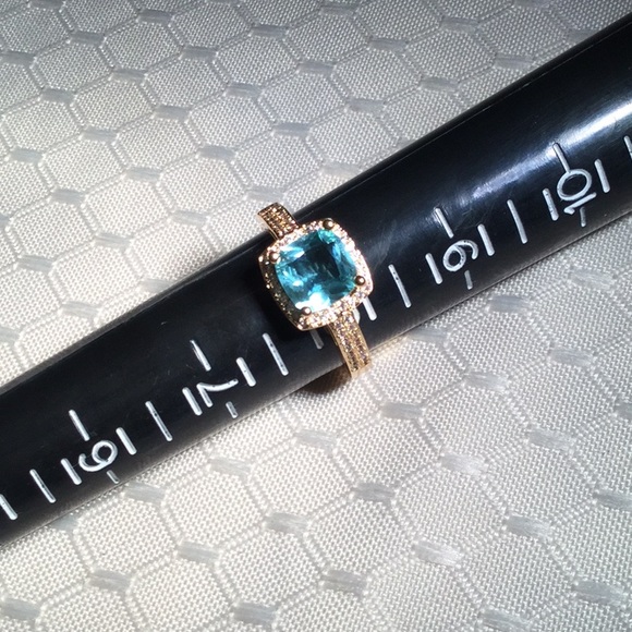 CZECH BLUE CRYSTAL IN GOLD TONE - Picture 8 of 8